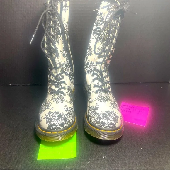Dr Martens White/Black Flocked Damask 14 Eyelet UK 3 US 5 - Picture 3 of 16